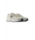 Zapatillas New Balance 740 6KY Beige y Negra