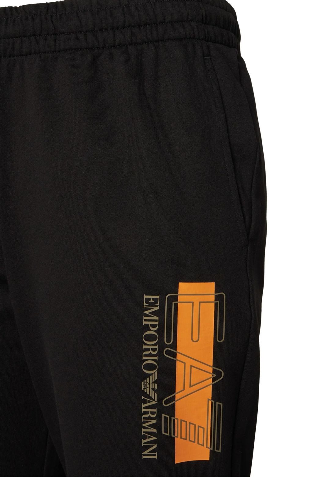 Pantalon EA7 Emporio Armani Train Visibility Negro y Naranja